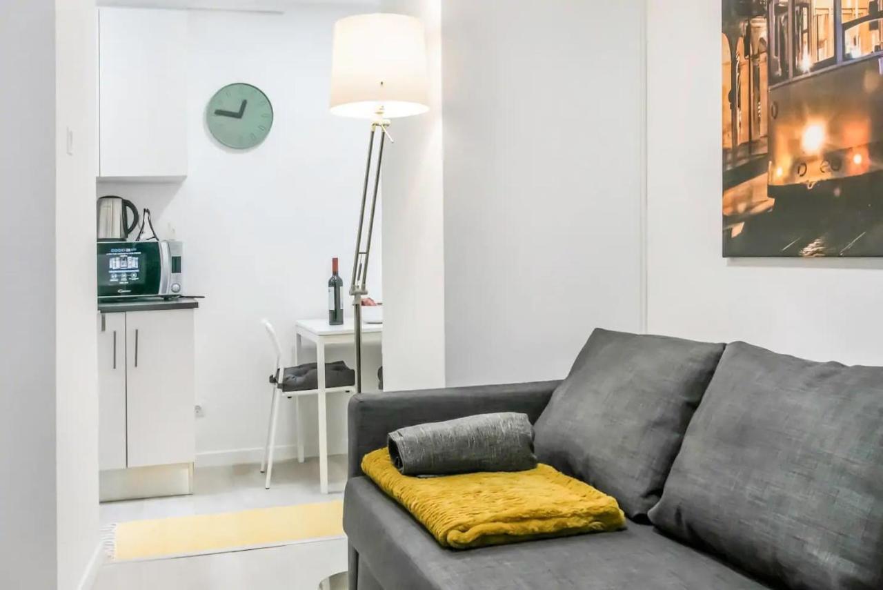 Home4U - Secret Studio In City Center Lisbona Esterno foto